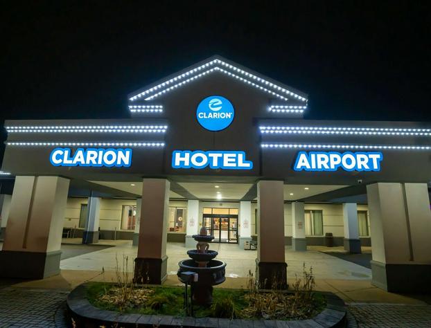Clarion Hotel Detroit Metro Airport hotel detail image 4