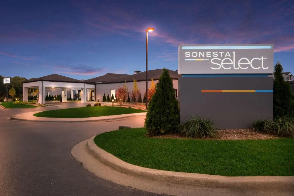 Sonesta Select Detroit Auburn Hills hotel hero