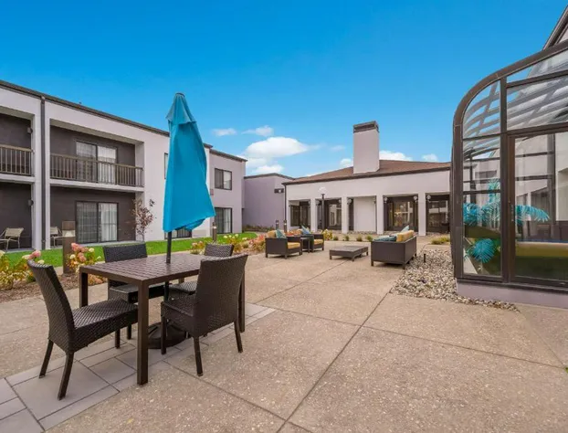 Sonesta Select Detroit Auburn Hills hotel detail image 2