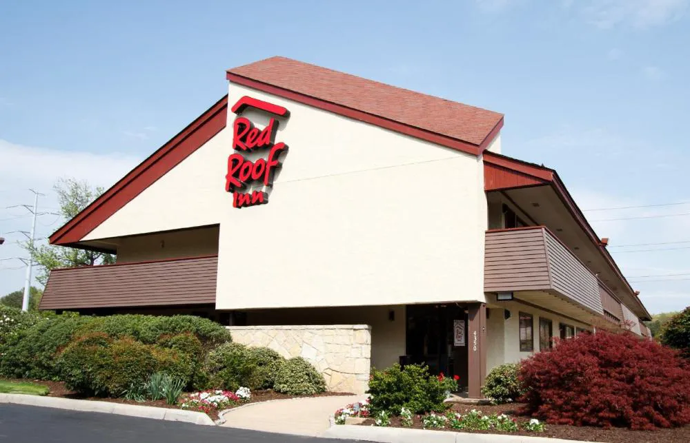 Red Roof Inn Detroit - Farmington Hills hotel hero