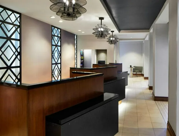 Detroit Metro Airport Marriott hotel detail image 1