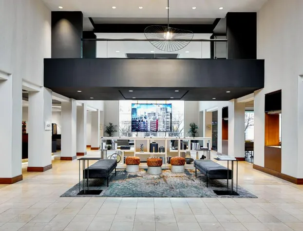 Detroit Metro Airport Marriott hotel detail image 4