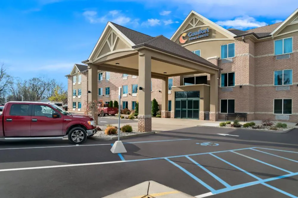 Comfort Inn and Suites Taylor hotel hero