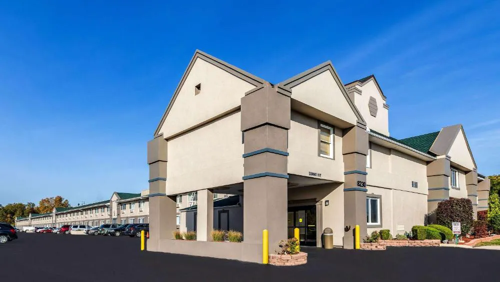 Magnuson Hotel Detroit Airport hotel hero