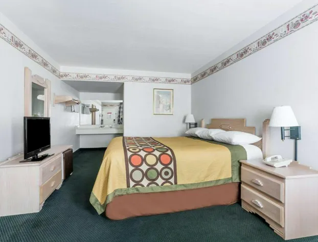 Super 8 by Wyndham Cottonwood hotel detail image 1