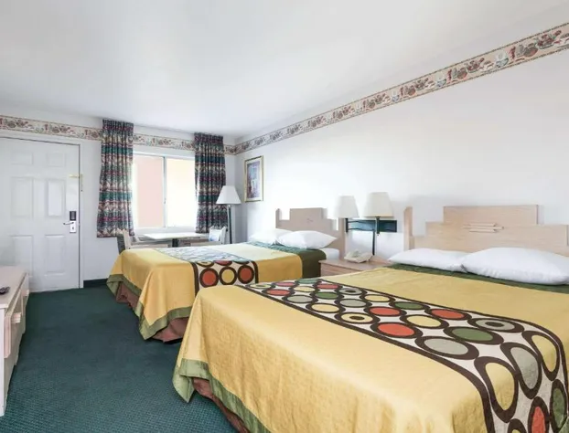 Super 8 by Wyndham Cottonwood hotel detail image 2