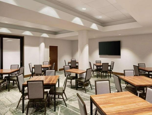 Embassy Suites by Hilton Tysons Corner hotel detail image 4