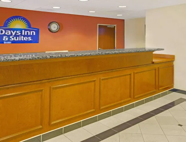 Days Inn & Suites by Wyndham Laurel Near Fort Meade hotel detail image 1