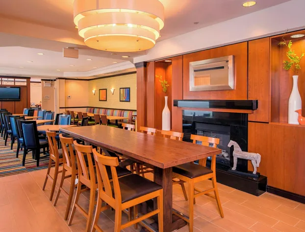 Fairfield Inn & Suites Dulles Airport Chantilly hotel detail image 1