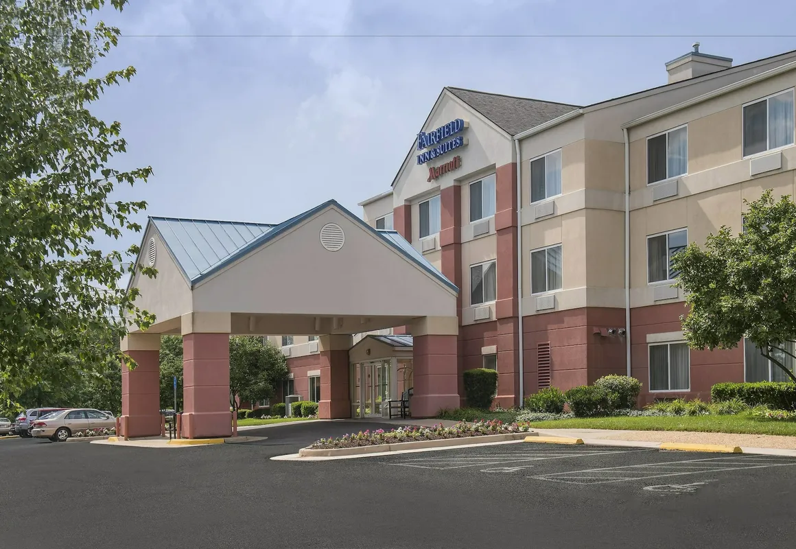 Fairfield Inn & Suites Dulles Airport Chantilly hotel hero