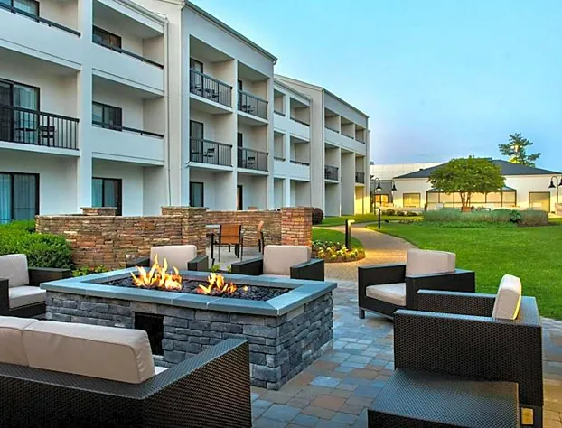 Courtyard by Marriott Silver Spring North/White Oak hotel detail image 1