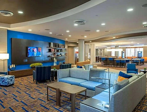 Courtyard Pensacola Downtown hotel detail image 1