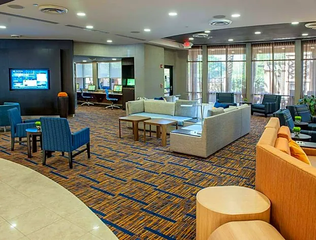 Courtyard Pensacola Downtown hotel detail image 2