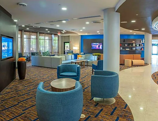 Courtyard Pensacola Downtown hotel detail image 3