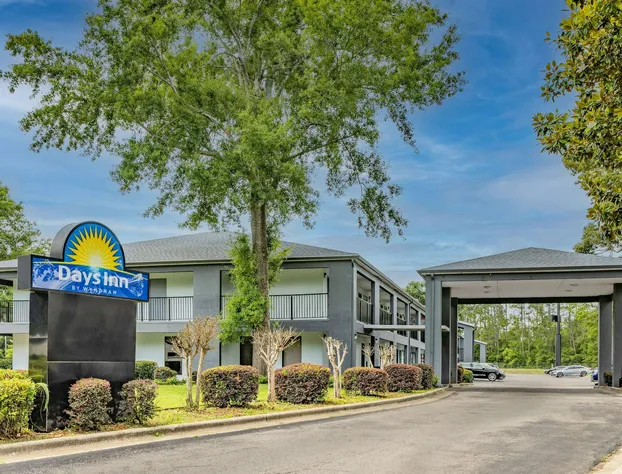 Days Inn by Wyndham Pensacola I-10 hotel detail image 1