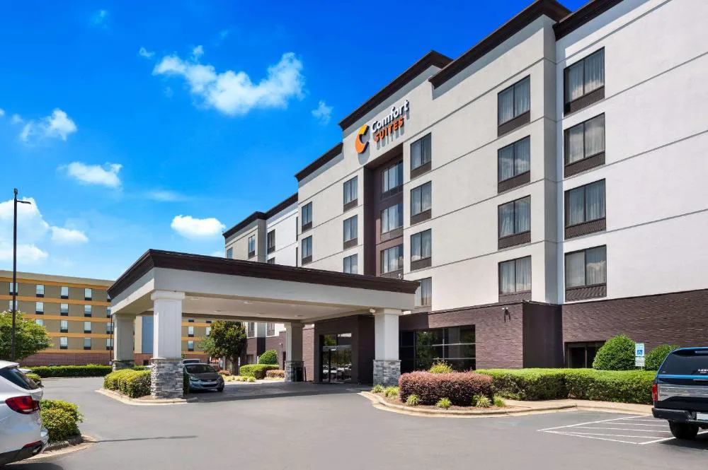 Comfort Suites Northlake hotel hero