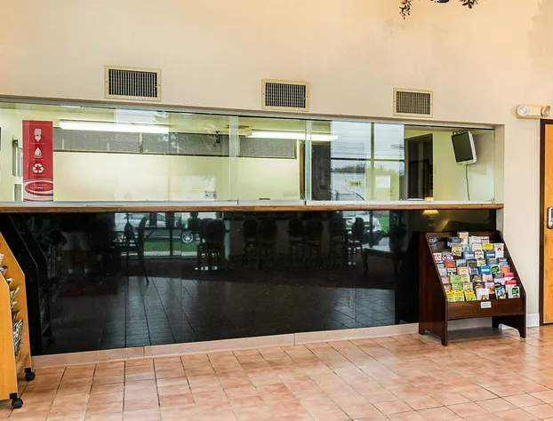 Econo Lodge Andrews Air Force Base hotel detail image 4