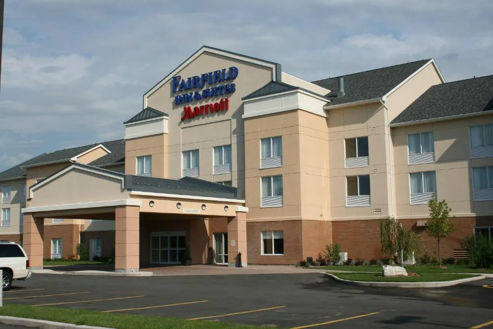 Fairfield Inn & Suites by Marriott Sault Ste. Marie hotel hero