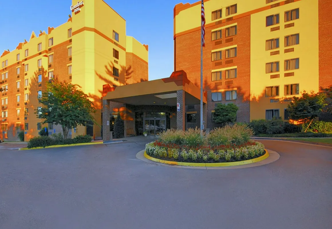 Comfort Inn University Center hotel hero