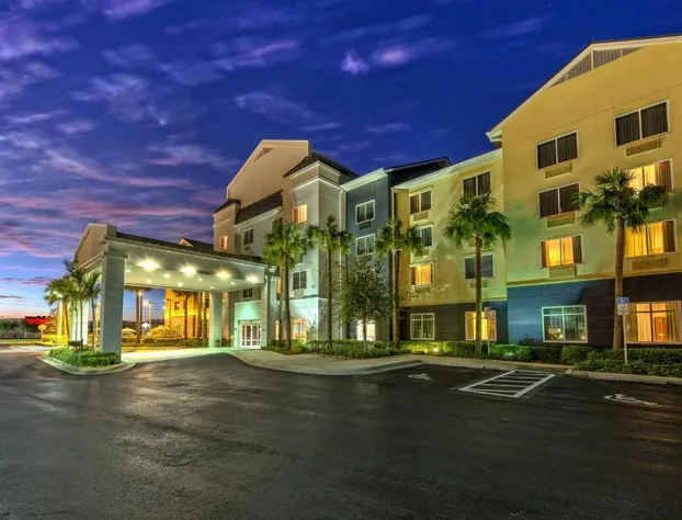 Fairfield Inn & Suites by Marriott Naples hotel detail image 1