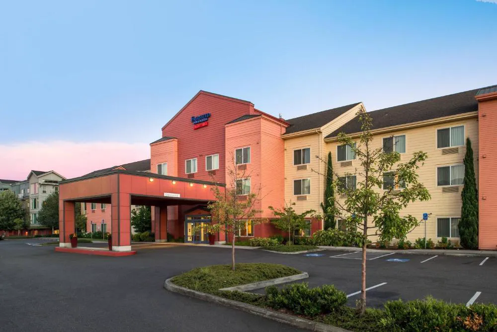 Fairfield Inn & Suites by Marriott Portland North hotel hero