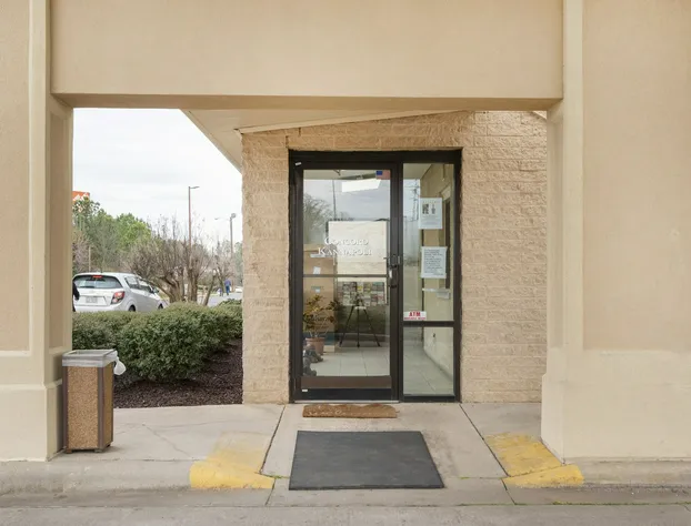 Econo Lodge hotel detail image 3