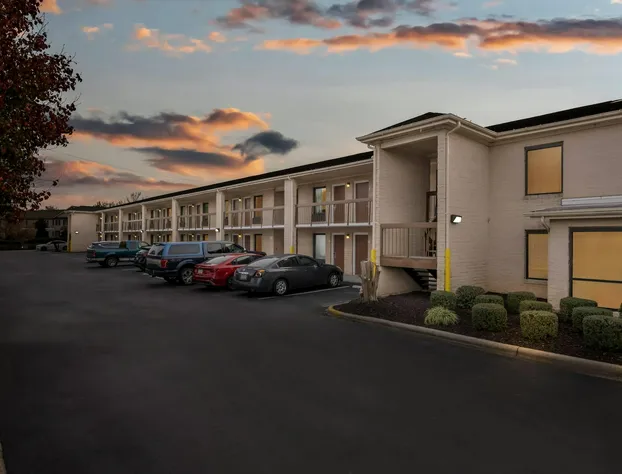 Econo Lodge Kannapolis - Concord hotel detail image 3