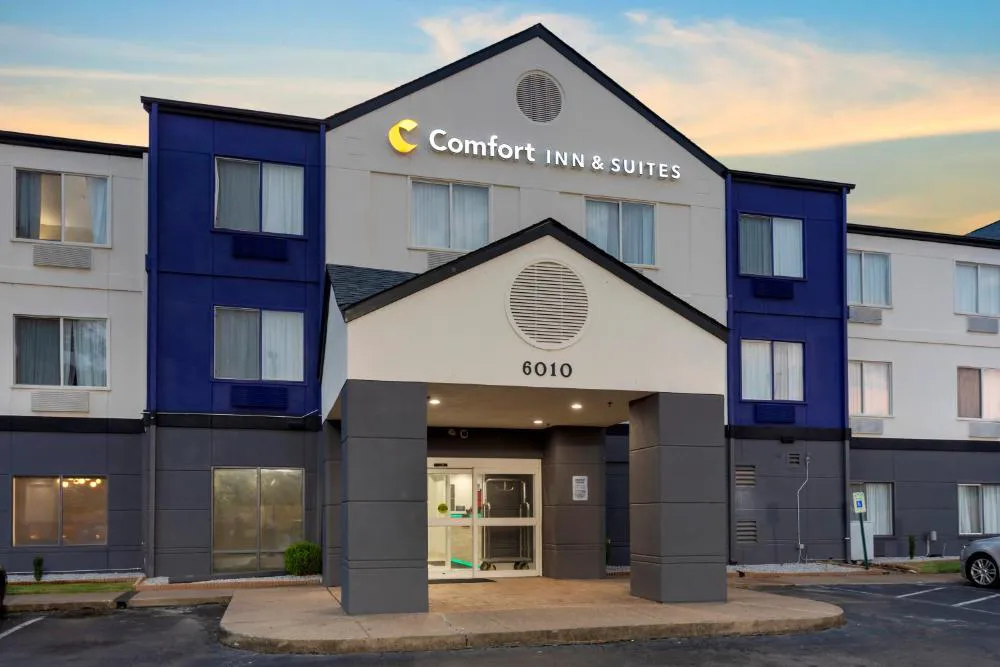 Comfort Inn & Suites Memphis East hotel hero