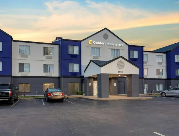 Comfort Inn & Suites Memphis East hotel detail image 1