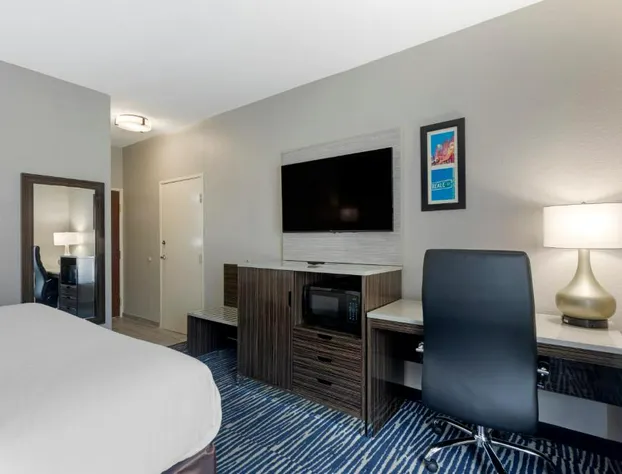 Comfort Inn & Suites Memphis East hotel detail image 3
