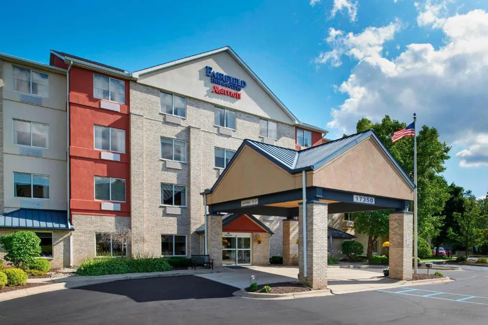 Fairfield Inn & Suites by Marriott Detroit Livonia hotel hero