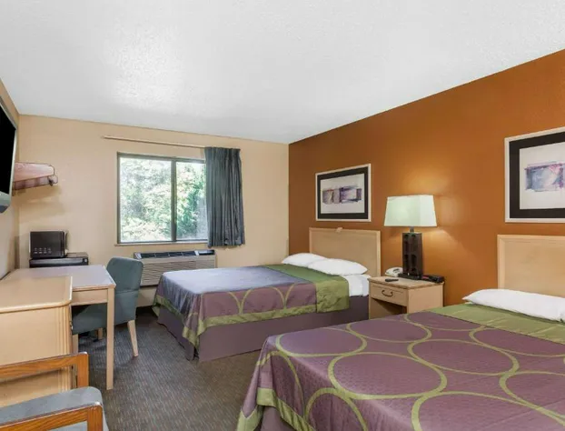 Super 8 by Wyndham Charlotte/Amusement Park Area hotel detail image 4