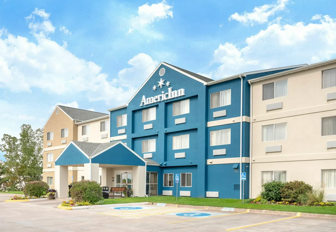 AmericInn by Wyndham Duluth hotel hero