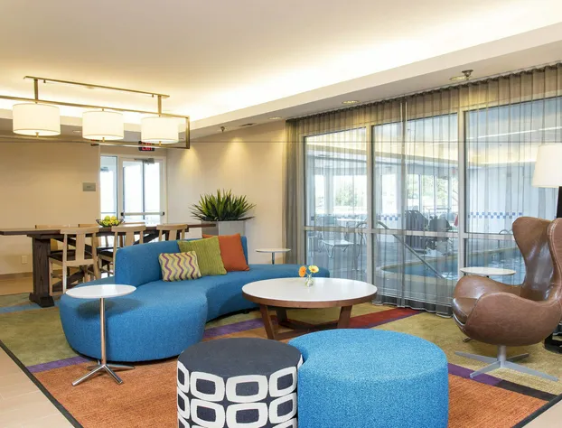 Fairfield Inn & Suites by Marriott Bloomington hotel detail image 2