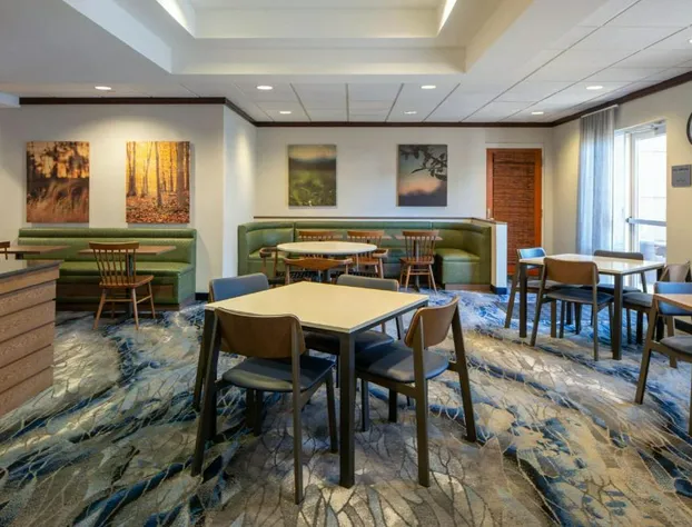 Fairfield Inn & Suites Fort Walton Beach-Eglin AFB hotel detail image 3