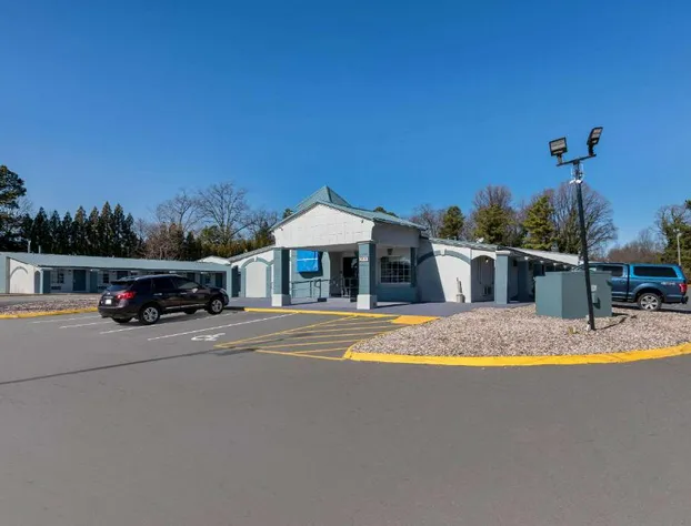 Rodeway Inn Charlotte Airport Area hotel detail image 3