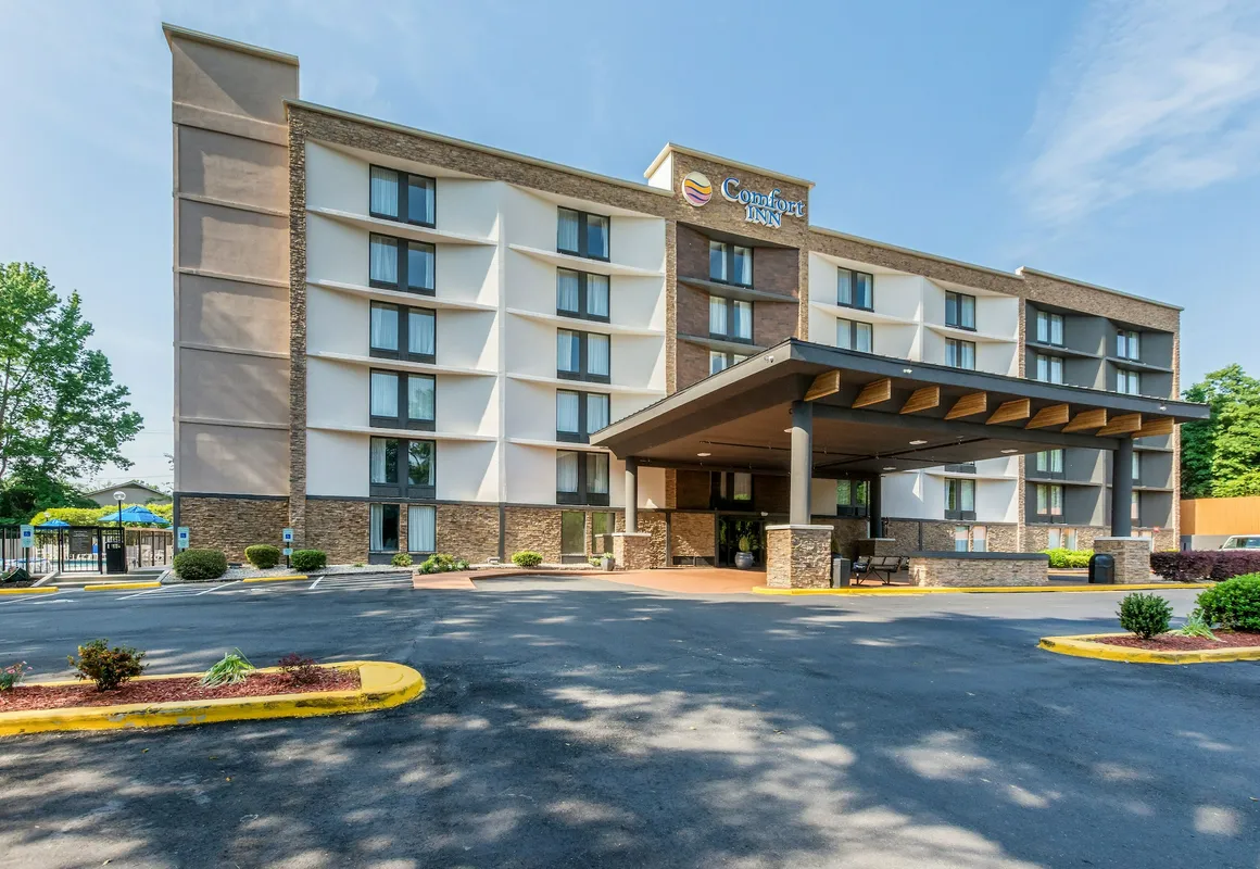 Comfort Inn Charlotte Airport Uptown hotel hero