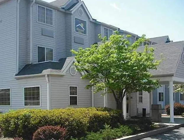 Motel 6 Charlotte, NC - University hotel detail image 4