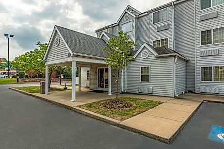 Motel 6 Charlotte, NC - University hotel hero