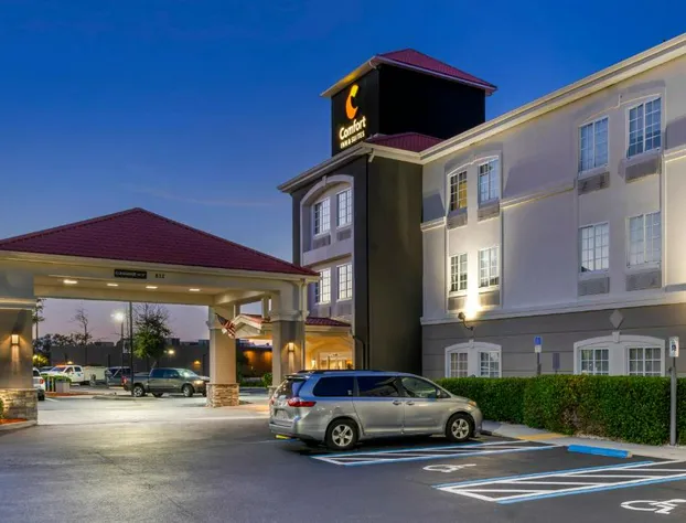 Comfort Inn & Suites hotel detail image 2