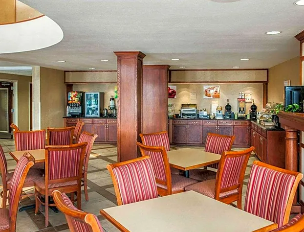 Quality Inn Indy Castleton hotel detail image 4