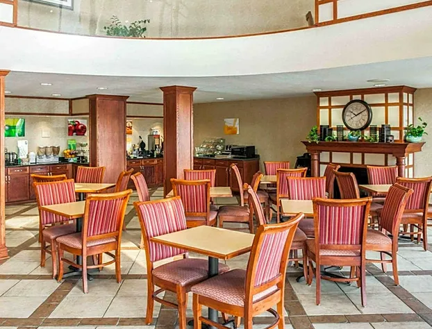 Quality Inn Indy Castleton hotel detail image 4