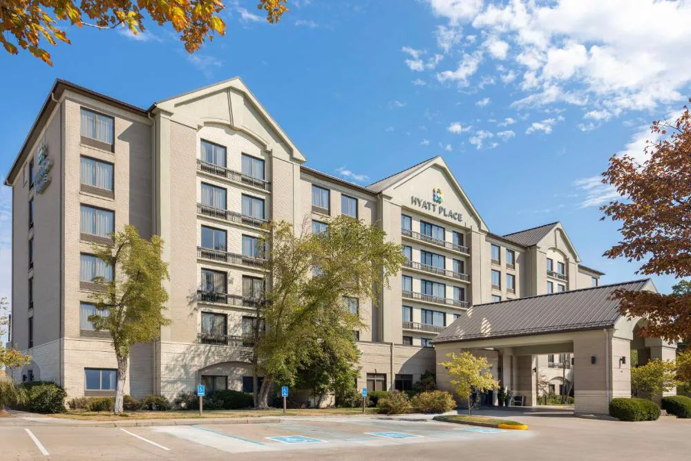 Hyatt Place Indianapolis Airport hotel hero