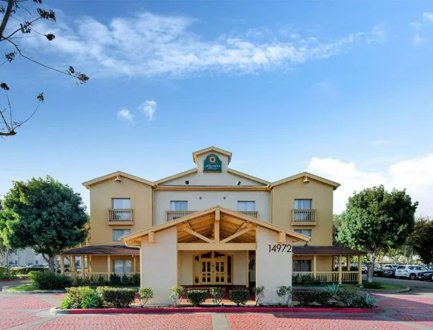 La Quinta Inn & Suites by Wyndham Irvine Spectrum hotel detail image 1