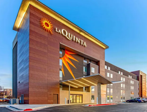 La Quinta Inn & Suites by Wyndham Lubbock West Medical Centr hotel detail image 2