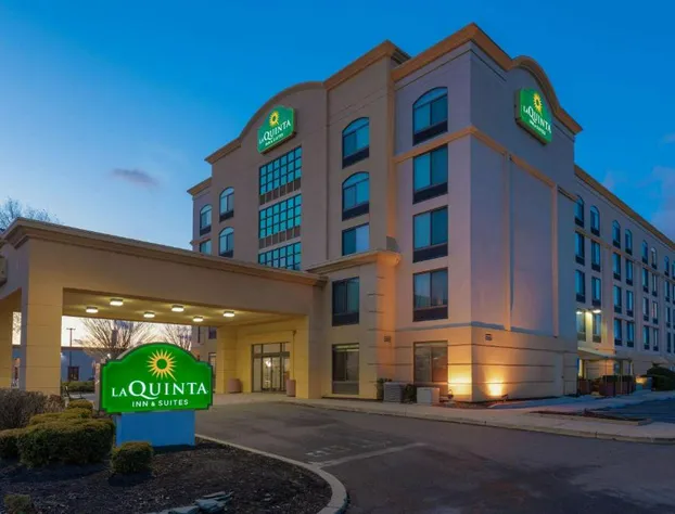 La Quinta Inn & Suites by Wyndham Garden City hotel detail image 3