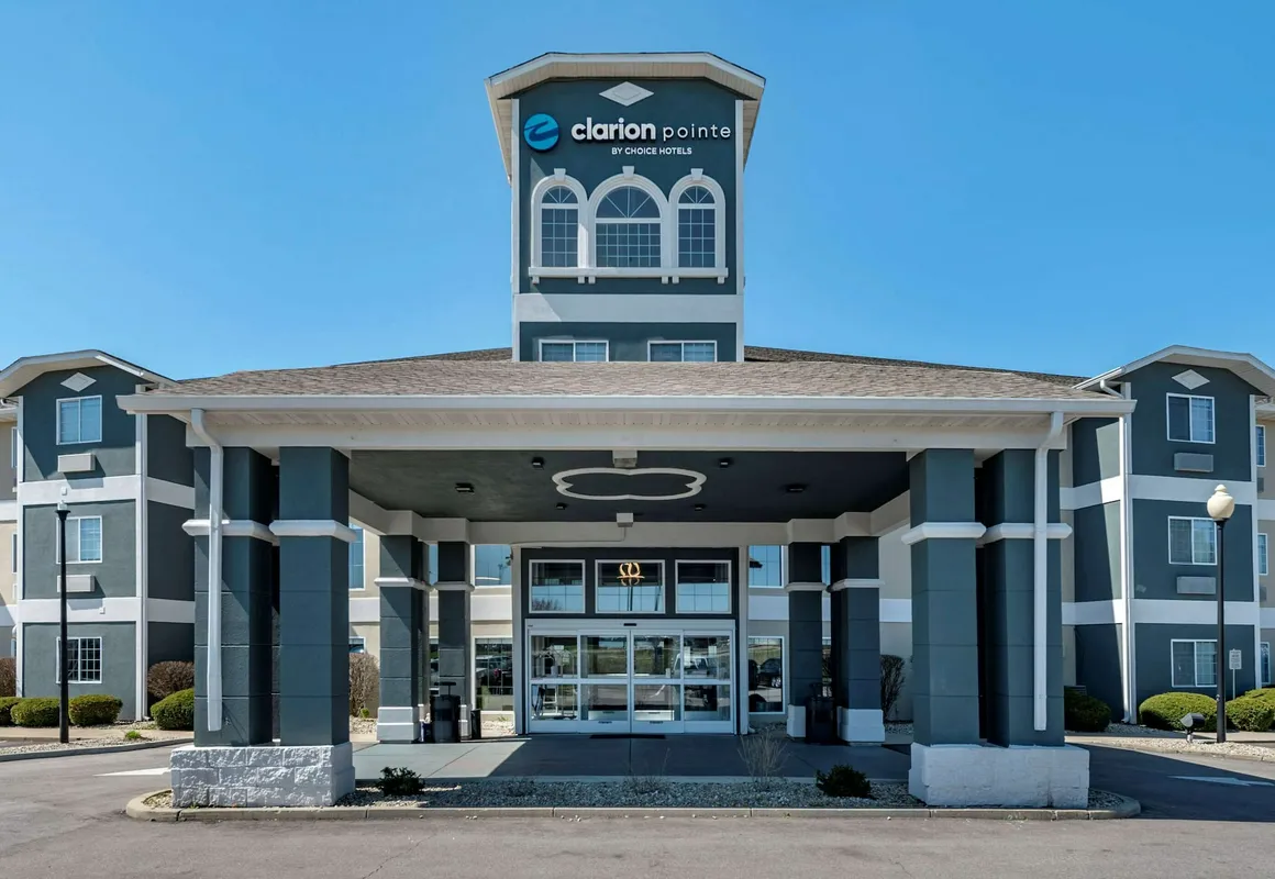 Clarion Pointe Indianapolis Airport hotel hero