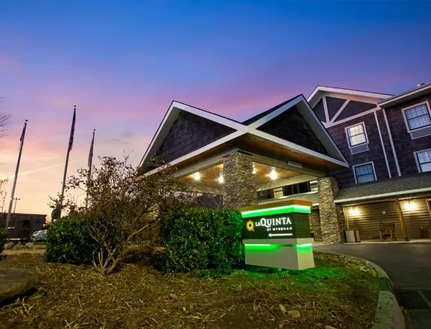 La Quinta Inn & Suites by Wyndham Boone University hotel detail image 1