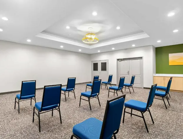 Spark by Hilton Missouri City hotel detail image 4