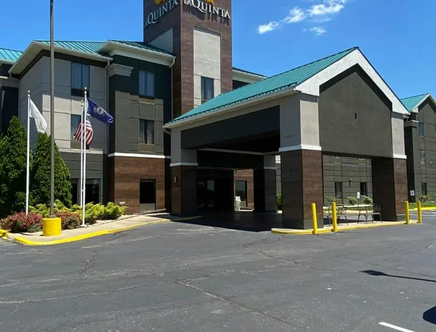 La Quinta Inn & Suites by Wyndham Louisville East hotel detail image 3